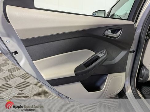Used 2015 Ford Focus SE w/ SE Cold Weather Package FWD image 28