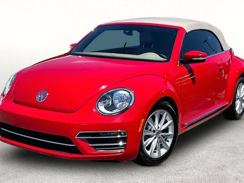 Used 2019 Volkswagen Beetle 2.0T FWD image 11