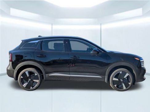 New 2026 Nissan Kicks SR image 7