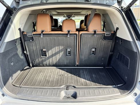 Used 2022 Nissan Pathfinder Platinum w/ Cargo Package image 10