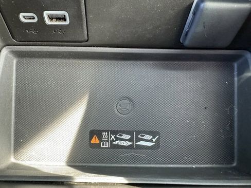 Used 2024 GMC Yukon XL Denali w/ Denali Reserve Package image 21