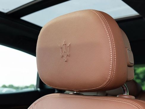Used 2022 Maserati Levante GT AWD/4WD image 25