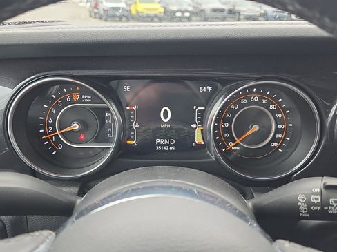 Used 2021 Jeep Wrangler Unlimited Sahara AWD/4WD image 13