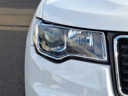 Used 2022 Jeep Grand Cherokee Limited image 9