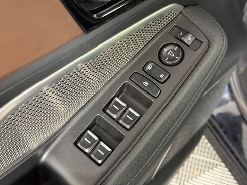 Used 2022 Acura MDX SH-AWD image 23