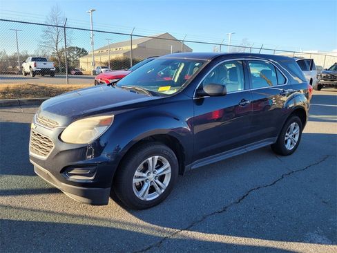 Used 2017 Chevrolet Equinox LS image 9