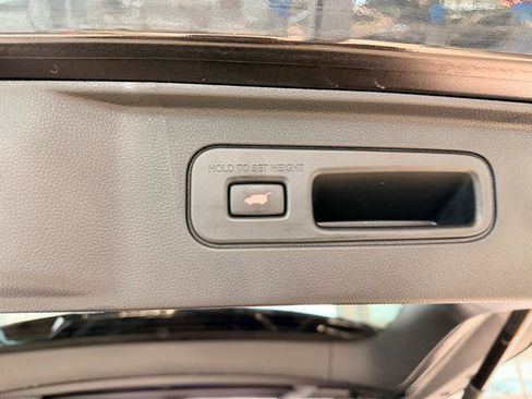 Used 2023 Honda Pilot Elite image 24