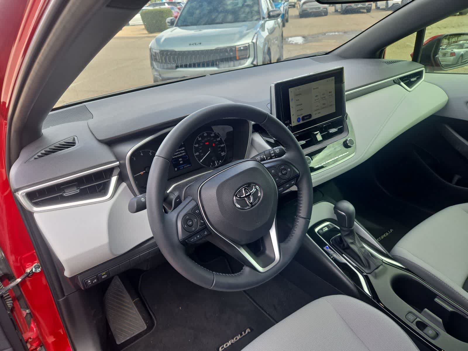 Used 2025 Toyota Corolla SE w/ SE Package FWD image 10