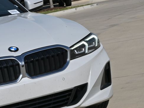 Certified 2025 BMW 330i Sedan RWD image 9