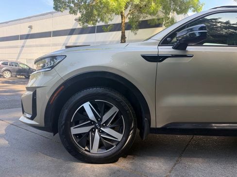 Used 2021 Kia Sorento EX w/ Panoramic Sunroof Package AWD/4WD image 8