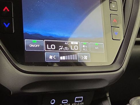 Used 2024 Subaru Crosstrek 2.5i Limited AWD/4WD image 19