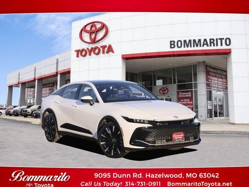 Used 2025 Toyota Crown Platinum image 1