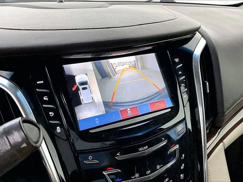 Used 2017 Cadillac Escalade Luxury AWD/4WD image 28
