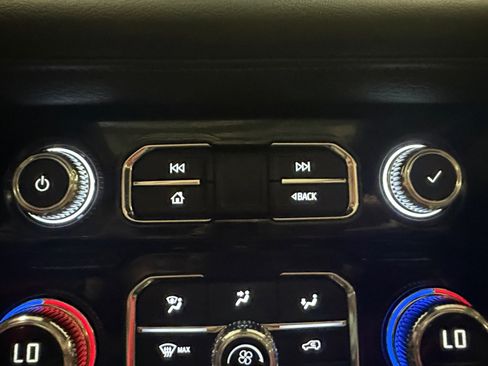 Used 2024 GMC Yukon XL Denali w/ Advanced Technology Package RWD image 18