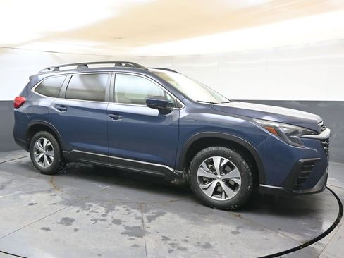 Used 2024 Subaru Ascent Premium w/ Convenience Package image 7