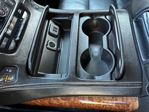 Used 2015 Chevrolet Suburban LTZ image 56