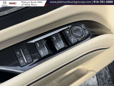 Used 2024 Cadillac Escalade Premium Luxury image 16