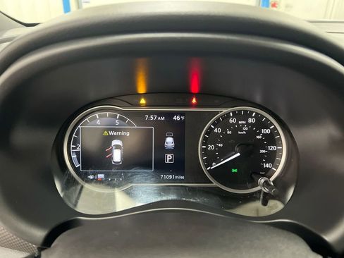Used 2019 Nissan Kicks SV FWD image 12