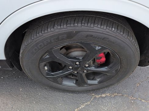 Used 2023 Ford Escape ST-Line w/ Cold Weather Package FWD image 10
