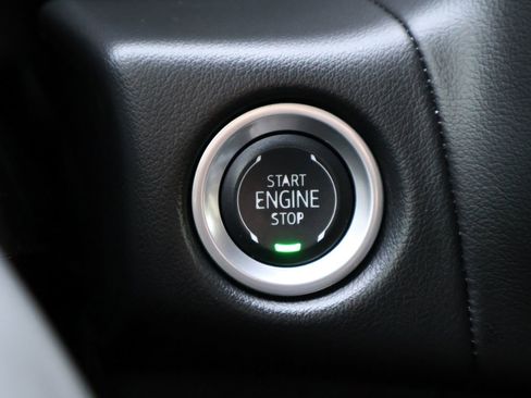 Used 2024 GMC Yukon XL AT4 image 44