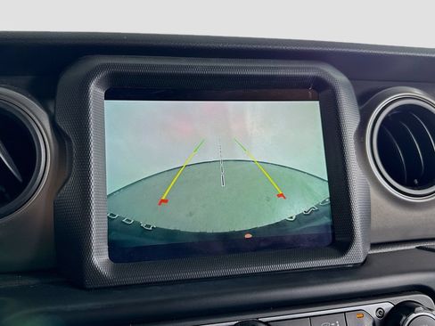 Used 2023 Jeep Wrangler Unlimited w/ Sun & Screen Package AWD/4WD image 25