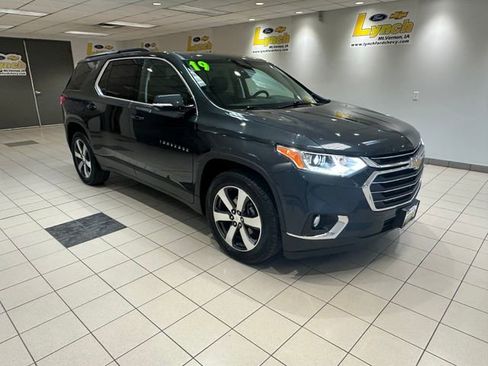 Used 2019 Chevrolet Traverse LT w/ LT Premium Package image 1