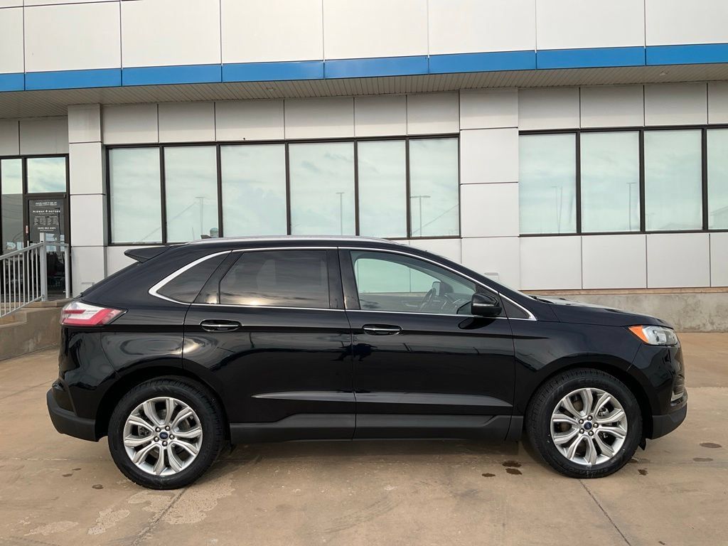 Used 2020 Ford Edge Titanium w/ Cargo Accessory Package FWD image 34