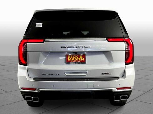 Used 2025 GMC Yukon XL Denali w/ Sun & Power Step Package AWD/4WD image 4