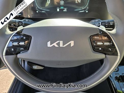 Certified 2025 Kia Niro EX Touring image 23