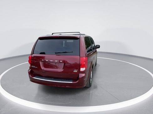 Used 2019 Dodge Grand Caravan SXT FWD image 17