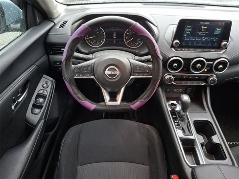 Used 2024 Nissan Sentra SV image 11