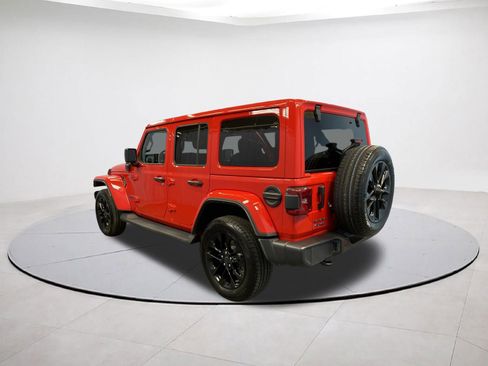 Certified 2025 Jeep Wrangler Sahara image 4