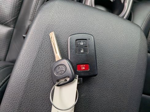 Used 2023 Toyota Tacoma TRD Off-Road image 38