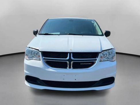 Used 2019 Dodge Grand Caravan SE FWD image 3