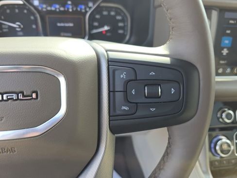 Used 2021 GMC Yukon Denali w/ Advanced Technology Package image 19