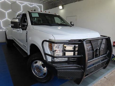Used 2019 Ford F350 Lariat w/ Lariat Ultimate Package image 5