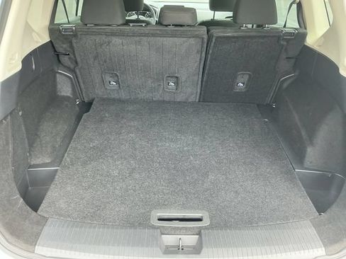 Used 2025 Nissan Rogue SV FWD image 17
