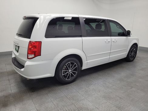 Used 2016 Dodge Grand Caravan SXT FWD image 10