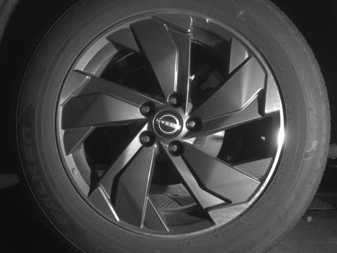 Used 2025 Nissan Rogue SV image 14