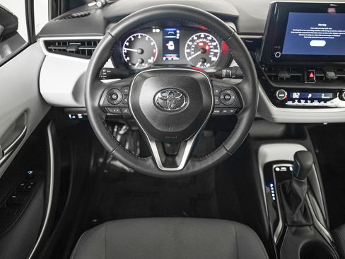 Used 2025 Toyota Corolla SE image 14