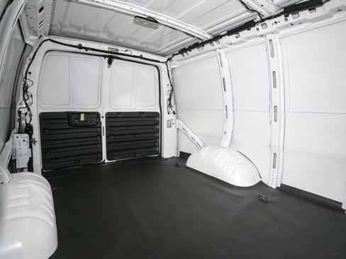 Used 2025 Chevrolet Express 2500 w/ Driver Convenience Package RWD image 18