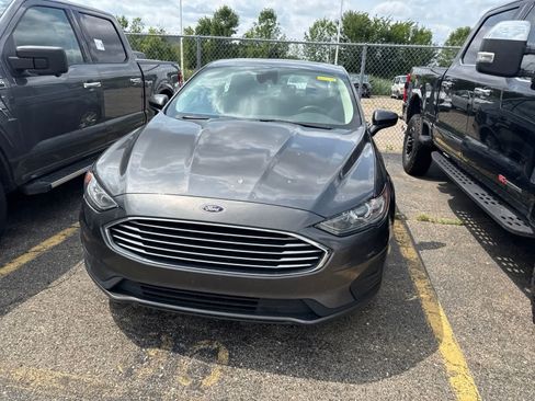 Used 2019 Ford Fusion SE FWD image 21