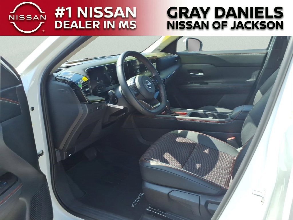 Used 2025 Nissan Kicks SR AWD/4WD image 24