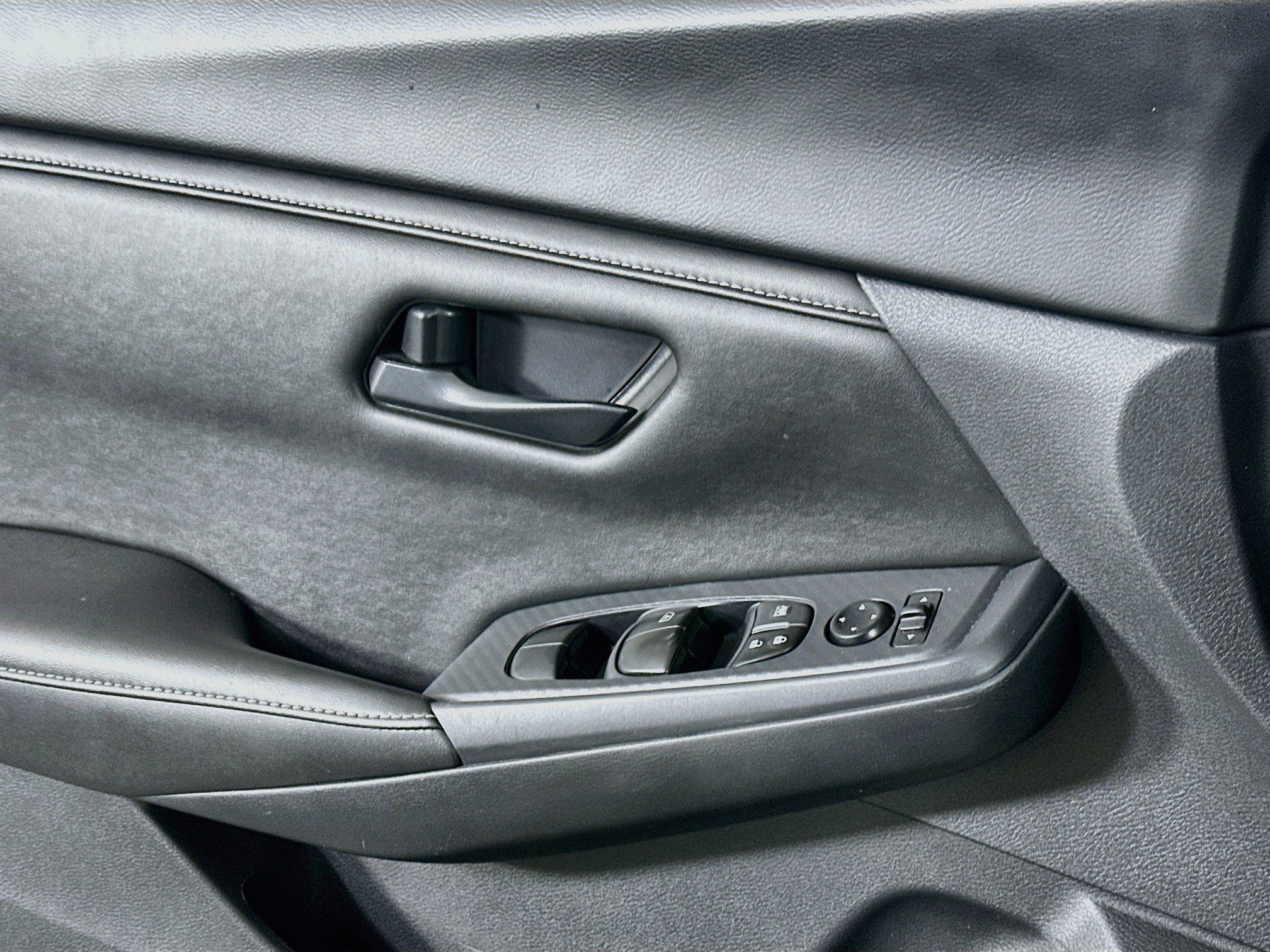 Used 2025 Nissan Sentra S FWD image 15