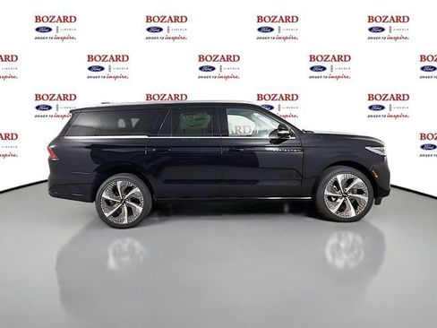 New 2026 Lincoln Navigator L Black Label AWD/4WD image 9