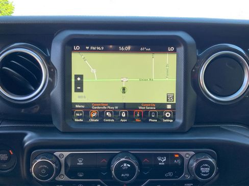 Used 2021 Jeep Wrangler Unlimited Sahara AWD/4WD image 31