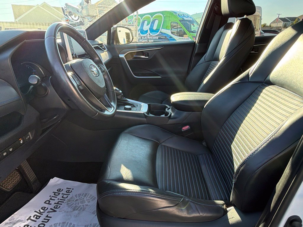 Used 2019 Toyota RAV4 XSE w/ XSE Weather Package AWD/4WD image 31