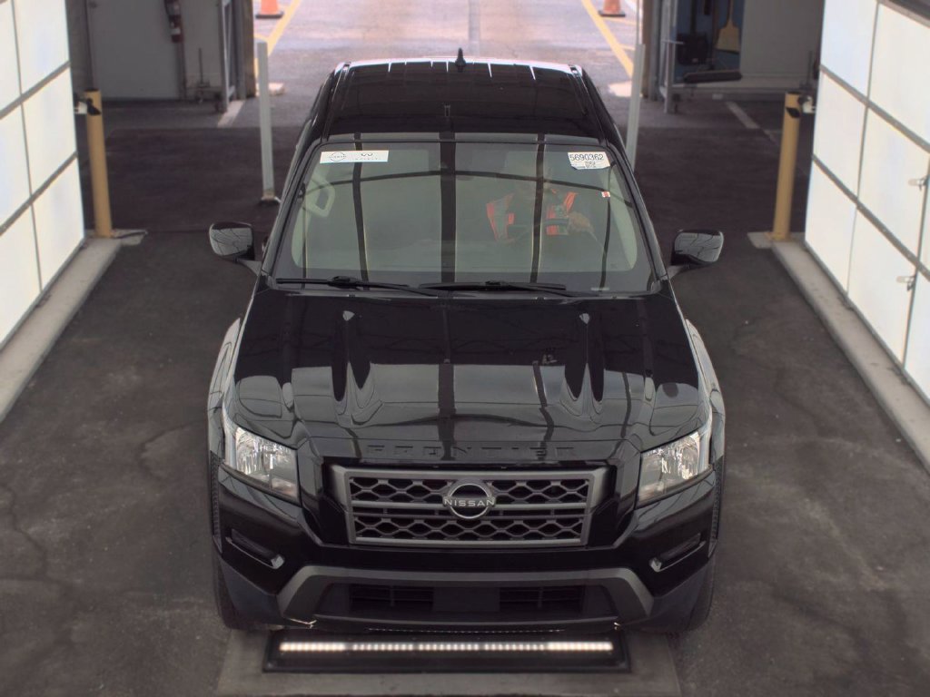 Certified 2022 Nissan Frontier SV RWD image 2