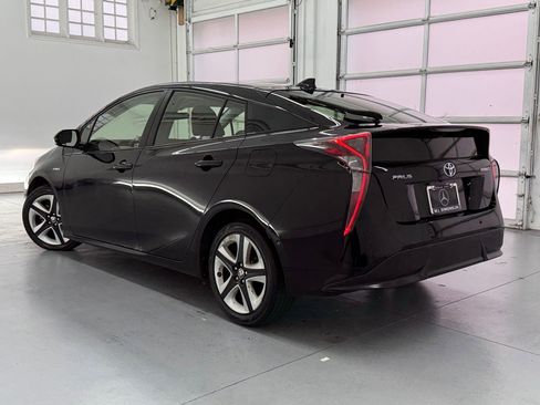 Used 2017 Toyota Prius Three Touring image 3