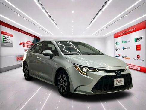 Used 2020 Toyota Corolla LE FWD image 2